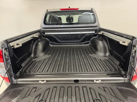 OW72ZVH Nissan Navara Double Cab Pick Up Acenta 2.3dCi 163 TT 4WD Thumbnail #12