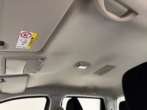 OW72ZVH Nissan Navara Double Cab Pick Up Acenta 2.3dCi 163 TT 4WD Thumbnail #16