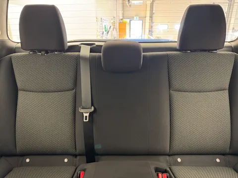 OW72ZVH Nissan Navara Double Cab Pick Up Acenta 2.3dCi 163 TT 4WD Thumbnail #18