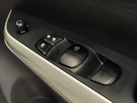 OW72ZVH Nissan Navara Double Cab Pick Up Acenta 2.3dCi 163 TT 4WD Thumbnail #21