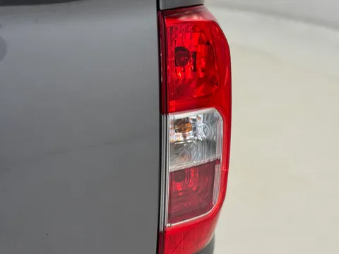 OW72ZVH Nissan Navara Double Cab Pick Up Acenta 2.3dCi 163 TT 4WD Thumbnail #32