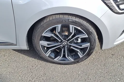 BL23VSK Renault Clio 1.6 E-TECH full hybrid 145 Techno 5dr Auto Thumbnail #5