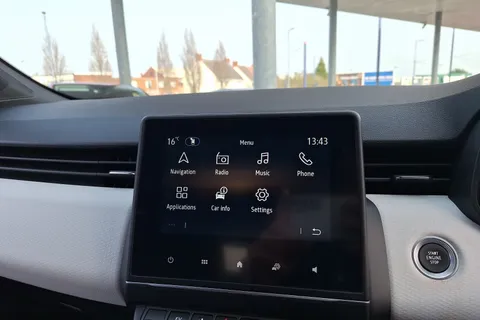 BL23VSK Renault Clio 1.6 E-TECH full hybrid 145 Techno 5dr Auto Thumbnail #14