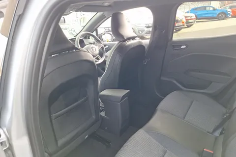 BL23VSK Renault Clio 1.6 E-TECH full hybrid 145 Techno 5dr Auto Thumbnail #18