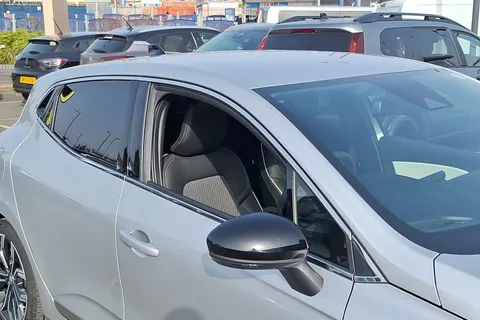 BL23VSK Renault Clio 1.6 E-TECH full hybrid 145 Techno 5dr Auto Thumbnail #22