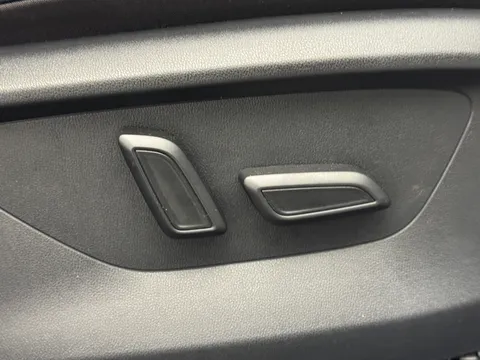 DP75BWJ Mg Motor Uk MGS5 170kW Trophy EV Long Range 64kWh 5dr Auto Thumbnail #21