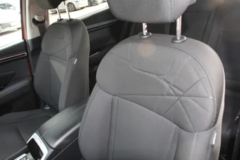 PE72AVF Hyundai Tucson 1.6 TGDi 48V MHD SE Connect 5dr 2WD DCT Thumbnail #8