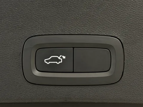 RJ25FYS Volvo XC40 2.0 B3P Core 5dr Auto Thumbnail #28