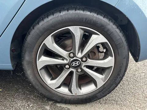 GJ68XGF Hyundai i10 1.2 Premium SE 5dr Auto Thumbnail #26