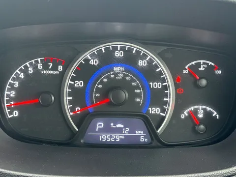 GJ68XGF Hyundai i10 1.2 Premium SE 5dr Auto Thumbnail #20