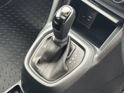 GJ68XGF Hyundai i10 1.2 Premium SE 5dr Auto Thumbnail #23