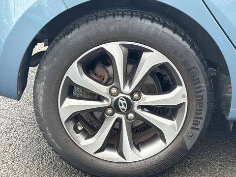 GJ68XGF Hyundai i10 1.2 Premium SE 5dr Auto Thumbnail #25