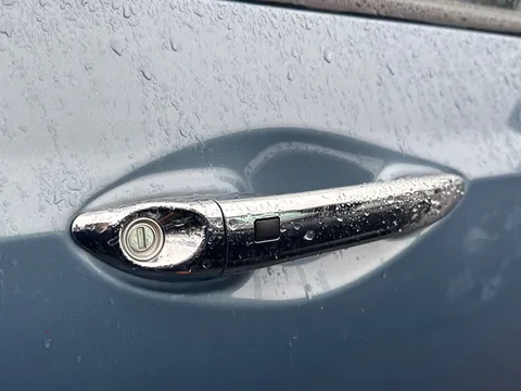 GJ68XGF Hyundai i10 1.2 Premium SE 5dr Auto Thumbnail #35