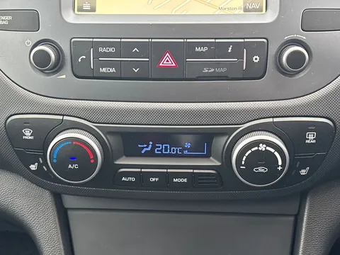 GJ68XGF Hyundai i10 1.2 Premium SE 5dr Auto Thumbnail #29