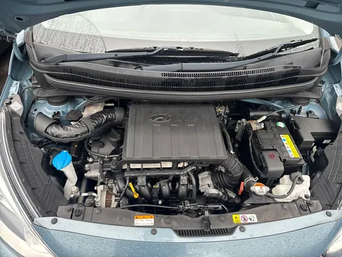 GJ68XGF Hyundai i10 1.2 Premium SE 5dr Auto Thumbnail #38