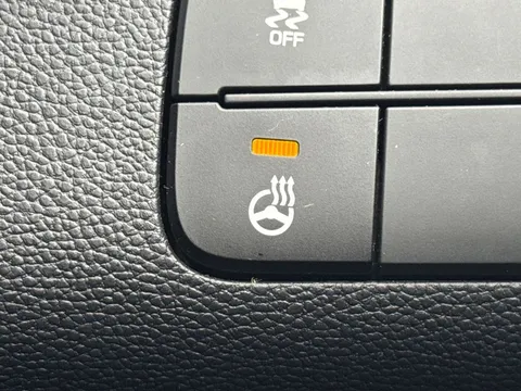 GJ68XGF Hyundai i10 1.2 Premium SE 5dr Auto Thumbnail #40