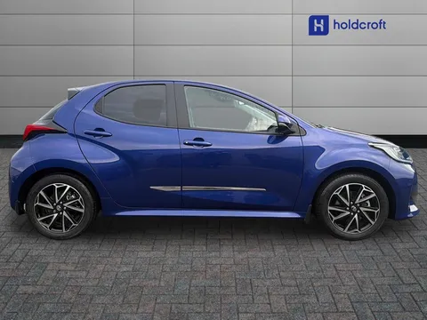 DY23LYH Toyota Yaris 1.5 Hybrid Design 5dr CVT Thumbnail #6