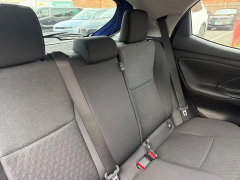 DY23LYH Toyota Yaris 1.5 Hybrid Design 5dr CVT Thumbnail #10