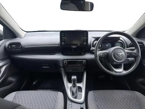 DY23LYH Toyota Yaris 1.5 Hybrid Design 5dr CVT Thumbnail #11
