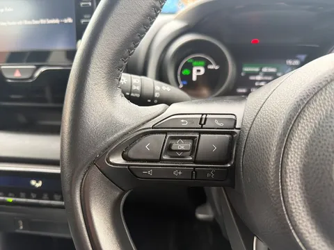 DY23LYH Toyota Yaris 1.5 Hybrid Design 5dr CVT Thumbnail #18