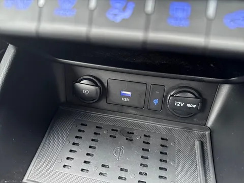 DU21EUN Hyundai Kona 1.6 GDi Hybrid Premium 5dr DCT Thumbnail #32