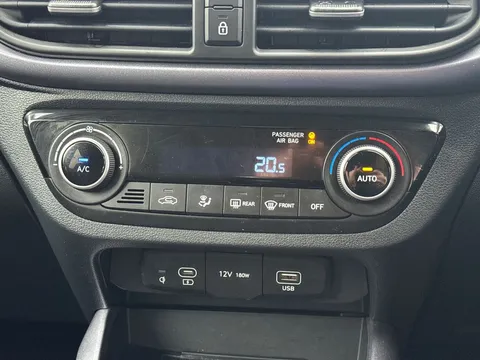 EA25ZHD Hyundai i10 1.0 [63] Premium 5dr Auto [Nav] Thumbnail #37