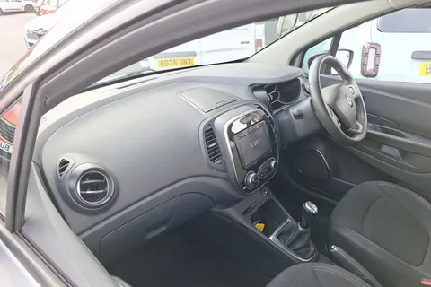 HT18AOK Renault Captur 0.9 TCE 90 Iconic 5dr Thumbnail #31