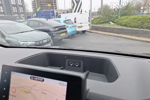 HT24VGE Renault Trafic LL30 Blue dCi 170 Extra [Safety] 9 Seater EDC Thumbnail #32