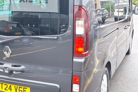 HT24VGE Renault Trafic LL30 Blue dCi 170 Extra [Safety] 9 Seater EDC Thumbnail #18