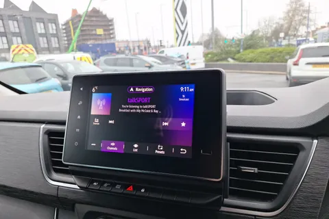 HT24VGE Renault Trafic LL30 Blue dCi 170 Extra [Safety] 9 Seater EDC Thumbnail #38