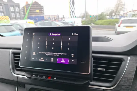 HT24VGE Renault Trafic LL30 Blue dCi 170 Extra [Safety] 9 Seater EDC Thumbnail #39