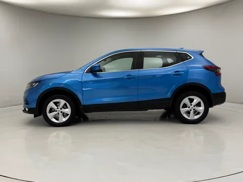 4 of 31 for Nissan Qashqai 1.3 DiG-T Acenta Premium 5dr