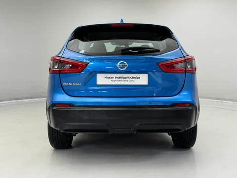 6 of 31 for Nissan Qashqai 1.3 DiG-T Acenta Premium 5dr