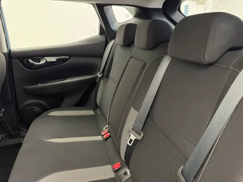 30 of 31 for Nissan Qashqai 1.3 DiG-T Acenta Premium 5dr