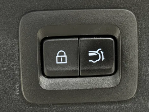 DX72GVN Mazda Cx-30 2.0 e-Skyactiv X MHEV GT Sport Tech Edition 5dr Thumbnail #12