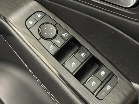 DP22BNY Nissan Qashqai 1.3 DiG-T MH N-Connecta 5dr Thumbnail #16