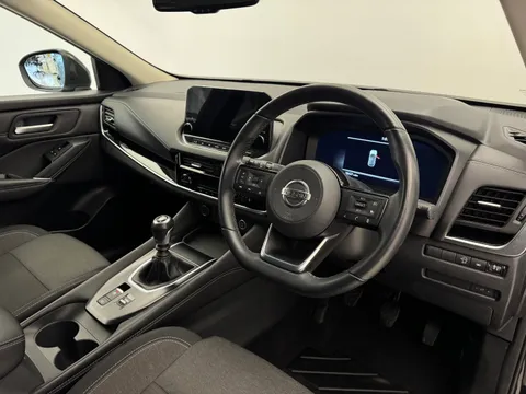 DP22BNY Nissan Qashqai 1.3 DiG-T MH N-Connecta 5dr Thumbnail #17