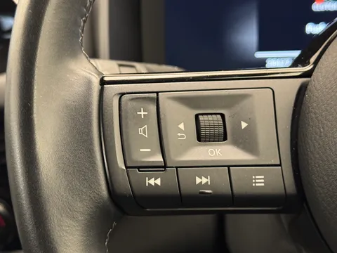 DP22BNY Nissan Qashqai 1.3 DiG-T MH N-Connecta 5dr Thumbnail #18