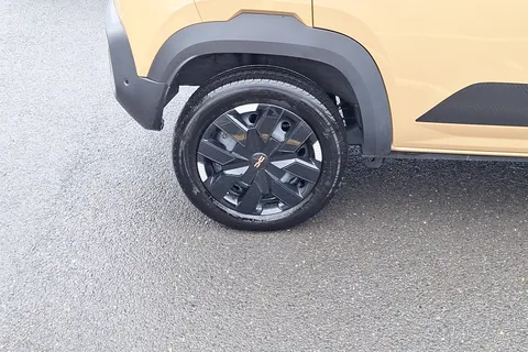 NA74XKO Dacia Spring 27kWh Extreme 65 48kW 5dr Auto Thumbnail #5