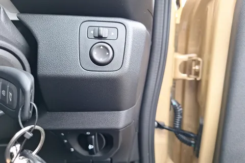 NA74XKO Dacia Spring 27kWh Extreme 65 48kW 5dr Auto Thumbnail #15