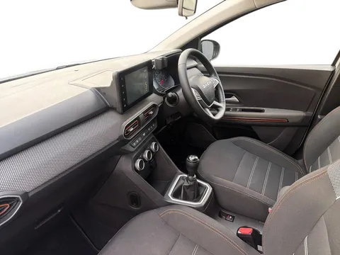 DV73UKN Dacia Sandero Stepway 1.0 TCe Journey 5dr Thumbnail #4