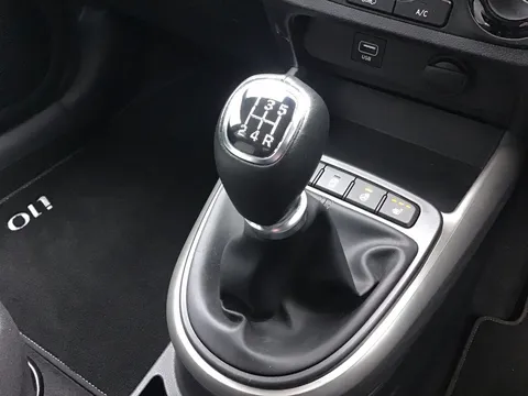 DS21EVF Hyundai i10 1.0 MPi Premium 5dr Thumbnail #14