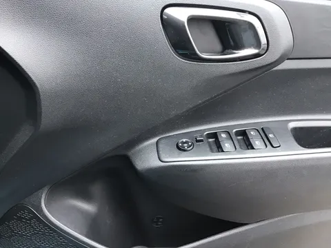 DS21EVF Hyundai i10 1.0 MPi Premium 5dr Thumbnail #24