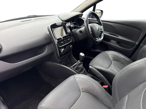 4 of 31 for Renault Clio 0.9 TCE 90 Signature Nav 5dr