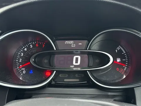 9 of 31 for Renault Clio 0.9 TCE 90 Signature Nav 5dr