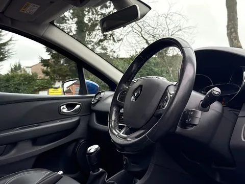 20 of 31 for Renault Clio 0.9 TCE 90 Signature Nav 5dr