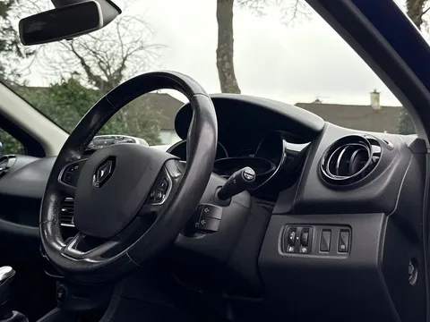 21 of 31 for Renault Clio 0.9 TCE 90 Signature Nav 5dr