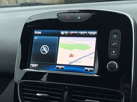 14 of 31 for Renault Clio 0.9 TCE 90 Signature Nav 5dr