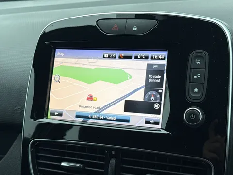 15 of 31 for Renault Clio 0.9 TCE 90 Signature Nav 5dr