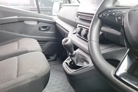 VA23CFF Renault Trafic SL30 Blue dCi 130 Advance Van Thumbnail #13